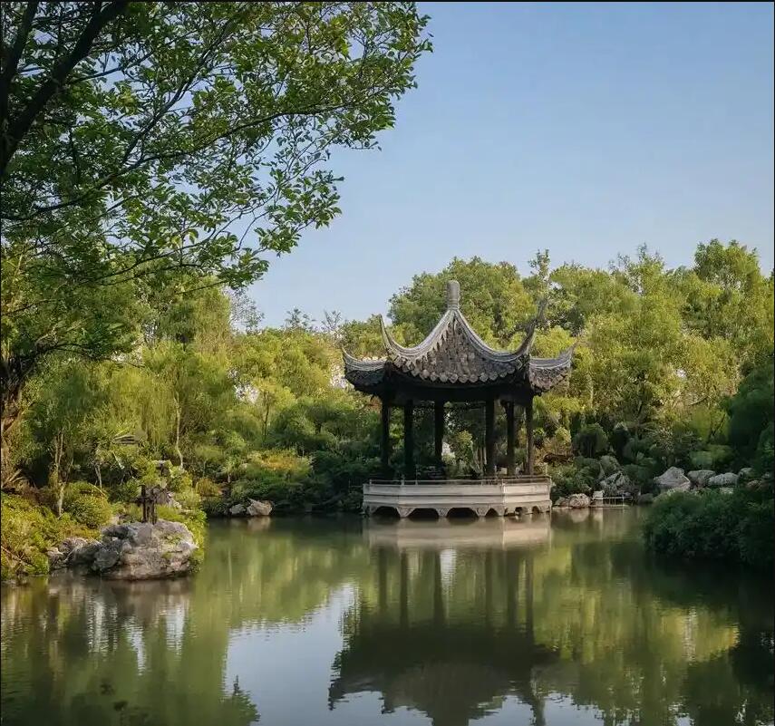 龙井翠芙餐饮有限公司